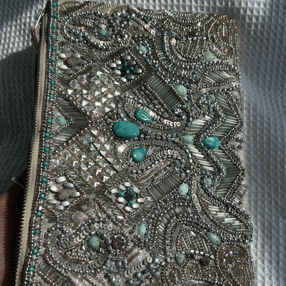 NWT Beautiful beaded evening clutch / wristlet in silver & turquoise - Picture 11 of 13